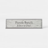 グレーウォールプロフェッショナルユニーククラシカルシンプル デスクネームプレート (正面)
