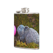 グレーウサギ/バニーとピンクゴルフボール フラスク (左)