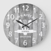グレーウパーソナライズされたッドファームハウスマムズキッチン ラージ壁時計 (正面)