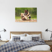 グレーウルフパップレスリング キャンバスプリント (インサイチュ (寝室))