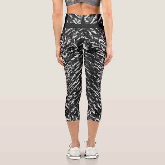 グレーウルフフェイクヘアデザイン カプリレギンス (裏面)