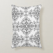 グレーエレガントとホワイトのフローラヴィンテージスタイルダマスク アクセントクッション (正面(垂直))