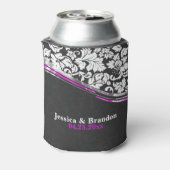 グレーエレガントとホワイトマスクとピンクのアクセント 缶クーラー (缶裏面)