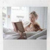 グレーエレガントの白いホリーと書道写真 三つ折りクリスマスカード (内部最初)