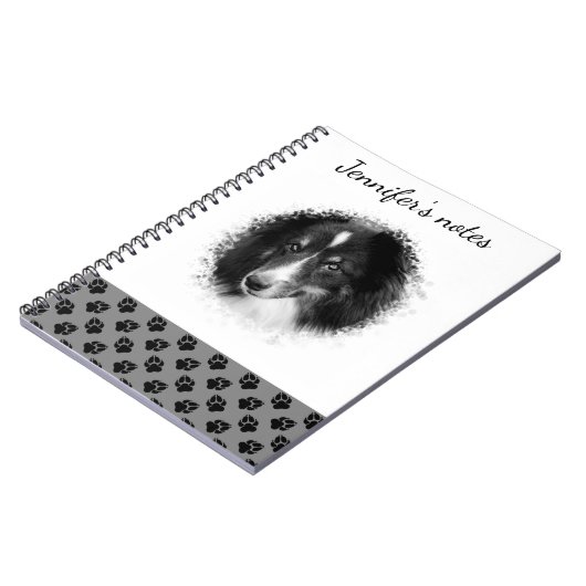 グレーカスタムとテキスト上のペットの写真と黒い手 ノートブック (左側)