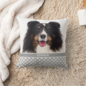 グレーカスタムと名前に白い手を付けたペットの写真 クッション (ブランケット)