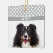 グレーカスタムと名前に白い手を付けたペットの写真 セラミックオーナメント (左)