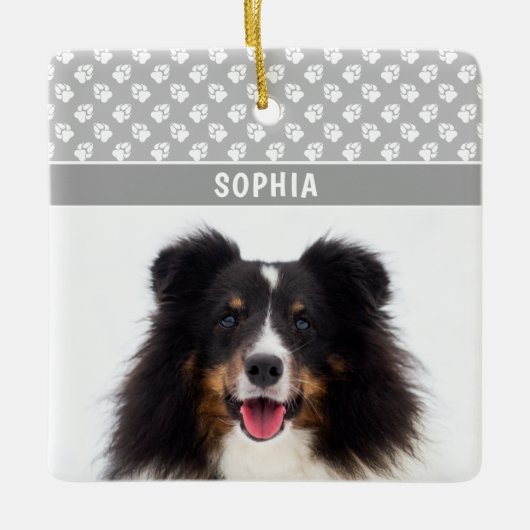 グレーカスタムと名前に白い手を付けたペットの写真 セラミックオーナメント (正面)