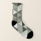 グレーカッコいいスケール三角形ジオメトリパターンモノグラム ソックス (左内側)