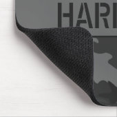 グレーカモフラモノグラムのージュ マウスパッド (コーナー)