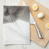 グレーキャットゴールデンアイクローズアップ キッチンタオル (四つ折り)