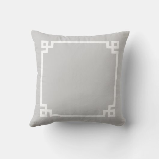グレーギリシャ鍵縁どカスタムモノグラム クッション (裏面)
