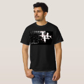 グレーグリッドの上にHF Hostile Frequencyのロゴ Tシャツ (正面フル)