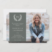 グレーグリーンモノグラムローレルリース卒業写真 案内状 (正面)