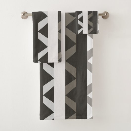 グレーコンテンポラリーの白い三角形のストライプパターン バスタオルセット (インサイチュ)