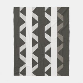 グレーコンテンポラリーの白い三角形のストライプパターン フリースブランケット