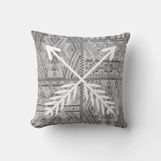 グレーサウスウェストトライバルパターン装飾用クッション クッション (正面)
