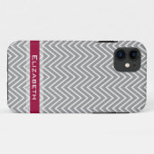 グレーシェブロンピンクホワイト名前をカスタムする Case-Mate iPhoneケース (裏面(横))