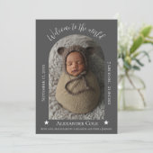 グレーシンプルのアーチフレーム写真の誕生のお知らせ 案内状 (スタンド正面)