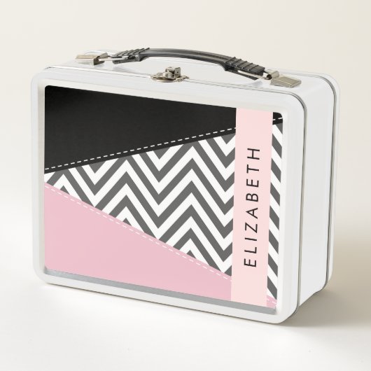 グレージグザググレーのシェブロン、ピンク、お名前 メタルランチボックス (正面)