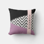 グレージグザグレイ、グレーシェブロン、紫、あなたの名前 クッション (正面)