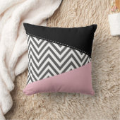 グレージグザグ、グレーシェブロン、ジグザグパターン、ピンク クッション (ブランケット)