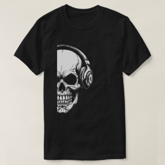 グレースケールのドクロ+ヘッドホン ブラックTシャツ Tシャツ