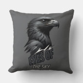 グレースケールイーグルの強烈な外観 クッション (正面)
