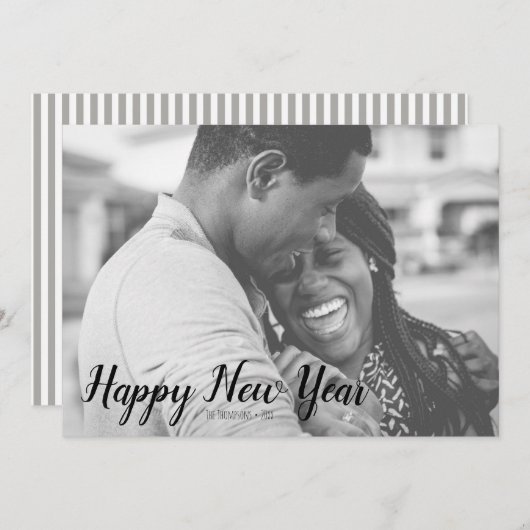 グレーストライプのパターンHappy New Yearフォトカード シーズンカード (正面/裏面)