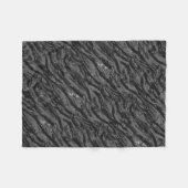 グレーストライプの迷彩柄 フリースブランケット (正面(横))