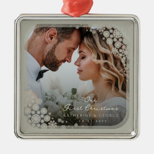 グレースノーフレークスフレモダンームホリデー結婚ズの写真 メタルオーナメント (正面)