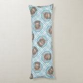 グレータブビーキャットポートレート絵を描ズキュートオリジナルアート ボディピロー (裏面 (縦))