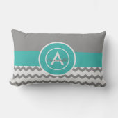 グレーティール（緑がかった色）シェブロン ランバークッション (正面)