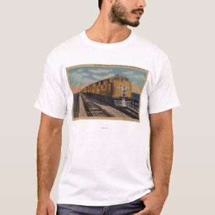 グレート・ソルト湖、Ogden、ユタを交差させる列車 Tシャツ