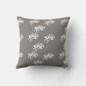 グレーパターン上の寸法 クッション (裏面)