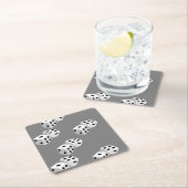 グレーパターン上の寸法 スクエアペーパーコースター (インサイチュ)