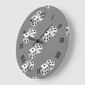 グレーパターン上の寸法 ラージ壁時計 (傾斜)