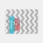 グレーパーソナライズされたティール（緑がかった色）シェブロン消防車 フリースブランケット (正面(横))