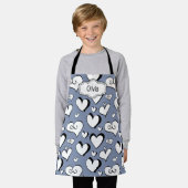 グレーパーソナライズされたハートエプロン エプロン (着用した状態)