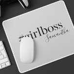 グレーパーソナライズされた#GirlBoss名 マウスパッド<br><div class="desc">チャンネルの静かな自信このミニマルなグレー#girlbossマウスパッドでパーソナライズされた、シックなスクリプトであなたの名前で。ソフトなグレーの背景とブラックのタイポグラフィはお洒落、ビジネスを意味する女性に最適なプロフェッショナルの外観を提供すモダンる。あなたは友人、同僚、または自分の治療に贈るかどうか、この力を与えるデスクアクセサリは、あらゆるワークスペースにエレガンスとモチベーションの両方を追加する。女性のスタイリッシュ起業家、学生、または自宅で働く人のための思慮深く贈り物。</div>