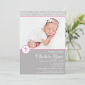 グレーピンクのダマスククロス女の子写真洗礼 招待状 (スタンド正面)