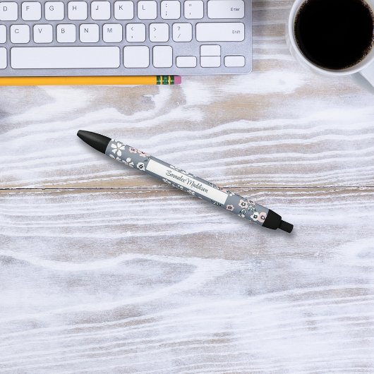 グレーピンクホワイトボヘミアンフローラディティモノグラムの 黒ボールペン