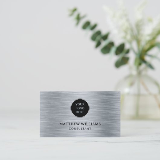 グレーブラシ仕上げメタル 名刺 (スタンド正面)