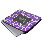 グレープパープルキリンアニマルプリント；シャルボードルック ラップトップスリーブ (正面下部)