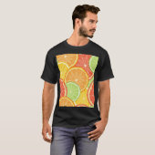 グレープフルーツとオレンジ色の抽象芸術背景。 Tシャツ (正面フル)