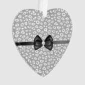 グレーホワイトヒョウのリボン弓ダイヤモンド オーナメント (正面)