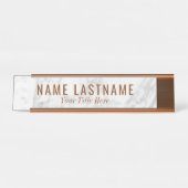 グレーホワイトマーブルブラウン銅フォント デスクネームプレート (正面)