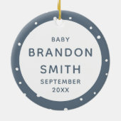 グレーボーイエンジェルウィングスベビーロス記念クリスマス セラミックオーナメント (裏面)