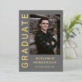 グレーボーイフォトゴールドフォイル卒業発表 箔招待状 (立ち正面)