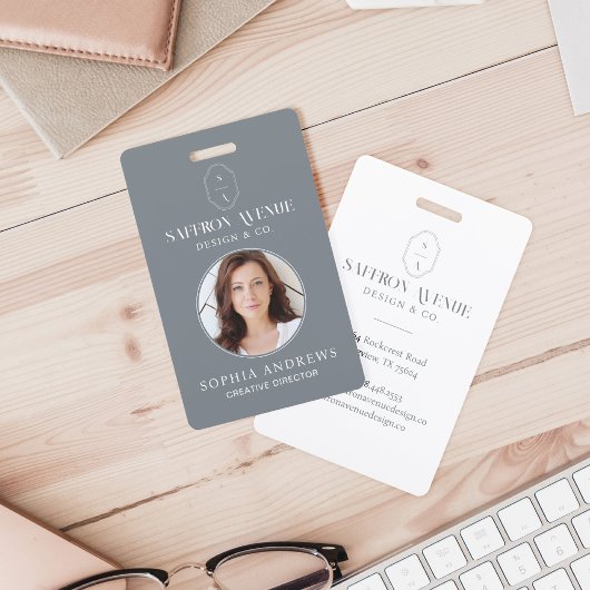 グレーミニマルIDカスタムモノグラムのロゴ&写真 バッジ